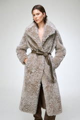 Freja - Manteau en peau lainée stone