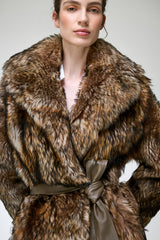 Rhea - Manteau en peau lainée marron foncé