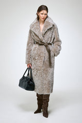Freja - Manteau en peau lainée stone